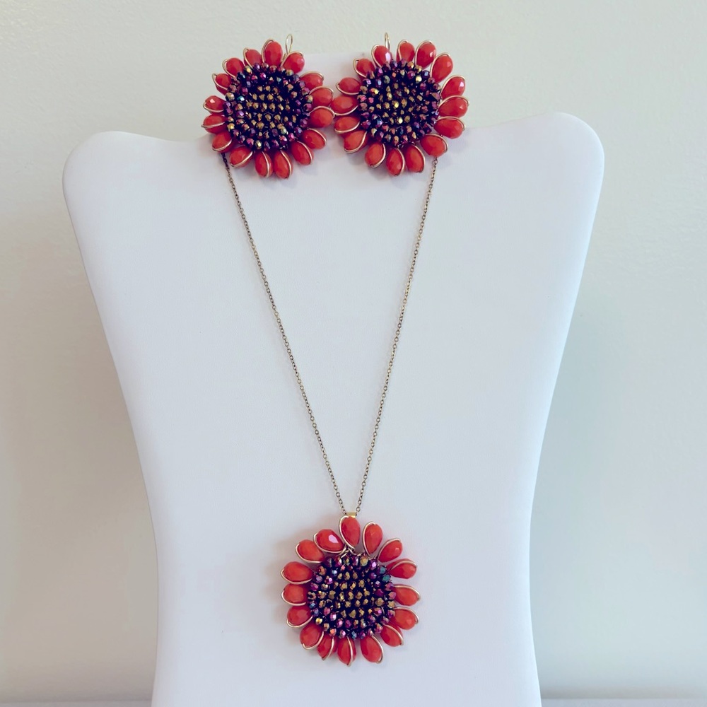 🎉Host Pick🎉Handcrafted orange beaded flower necklace and earrings set